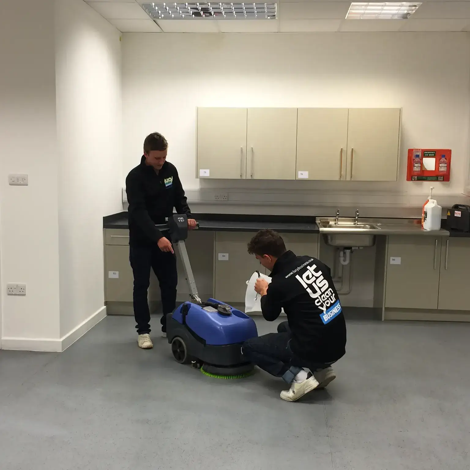 2 people working